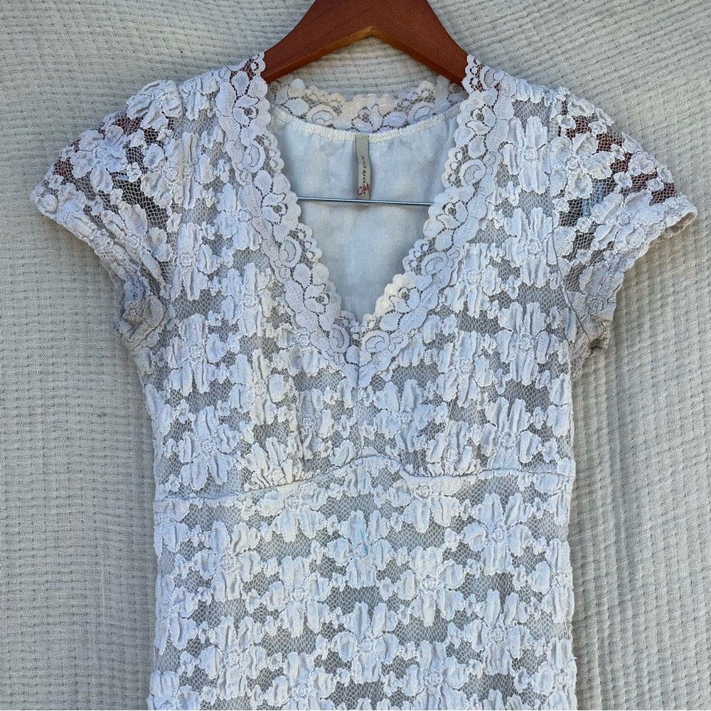 Ethereal Romantic y2k 2000s Olivia Moon White Allover Lace Short Sleeve Top